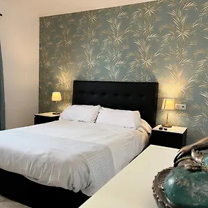 https://luxury-la-penita.in-canary-islands.com